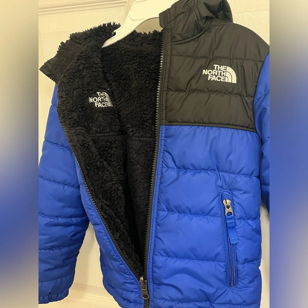 The North Face Youth size XXS Blue and Black Reversible Fleece Puffer Jacket - Picture 3 of 7